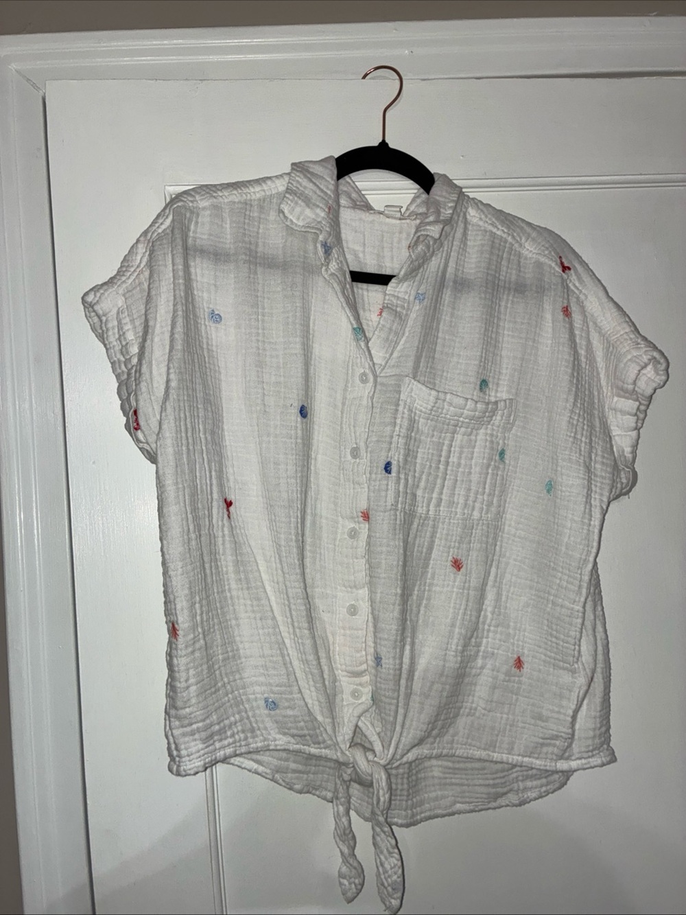 beachlunchlounge White Gauze Button-Up Shirt with Light Blue & Red Embroidery